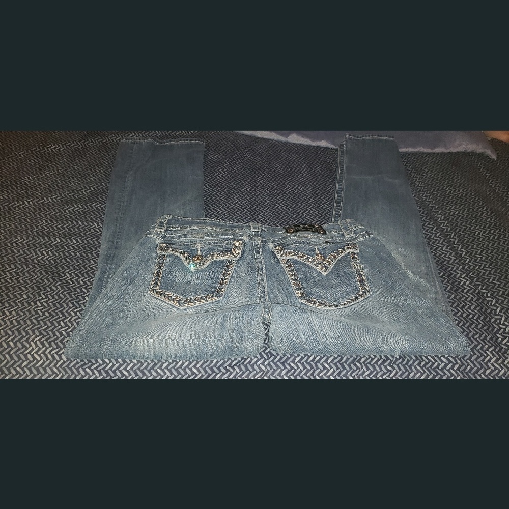 Miss Me Distressed Size 33